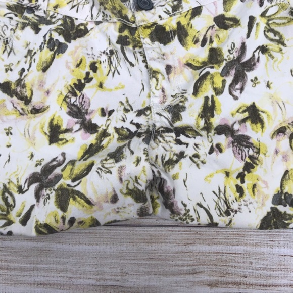 Lane Bryant Floral Crop Jeans Size 14 - Picture 6 of 6